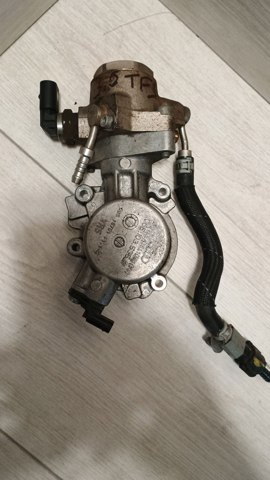 Кронштейн паливного насосу ПНВТ 06E103535D VAG