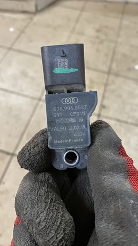 Датчик тиску повітря 038906051T VAG