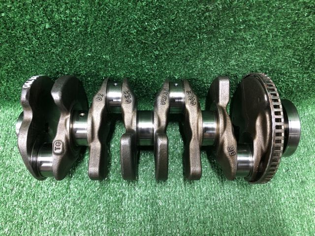 Колінвал двигуна 06L105101D VAG