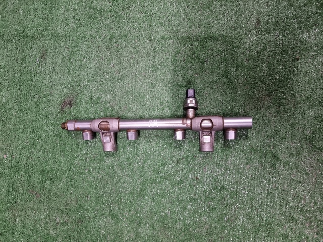 Розподільник палива 06L133317L VAG
