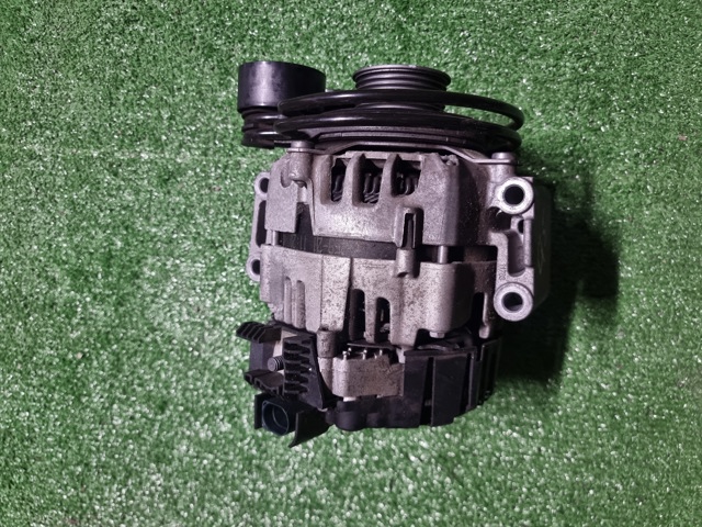 Авто генератор 06L903018G VAG