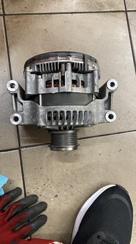 Авто генератор 06L903024J VAG