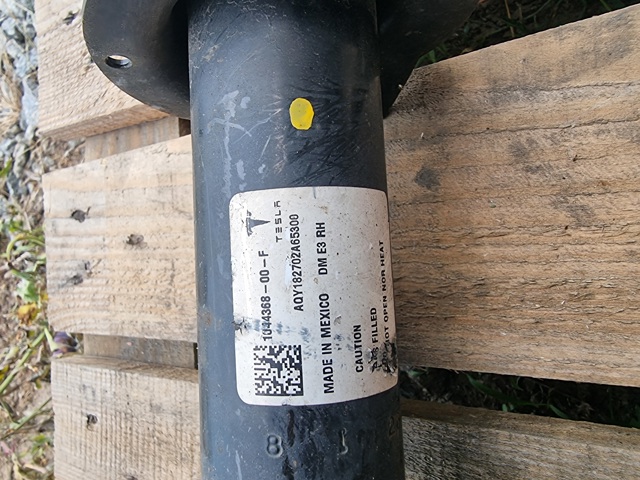 Стійка передня права 104436800F Tesla Model