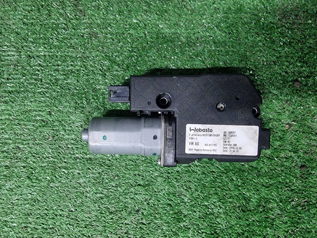 Мотор приводу люка 3G5877795 VAG