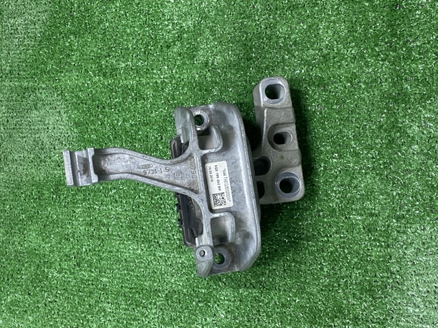 Права подушка мотора 5Q0199262BK VAG