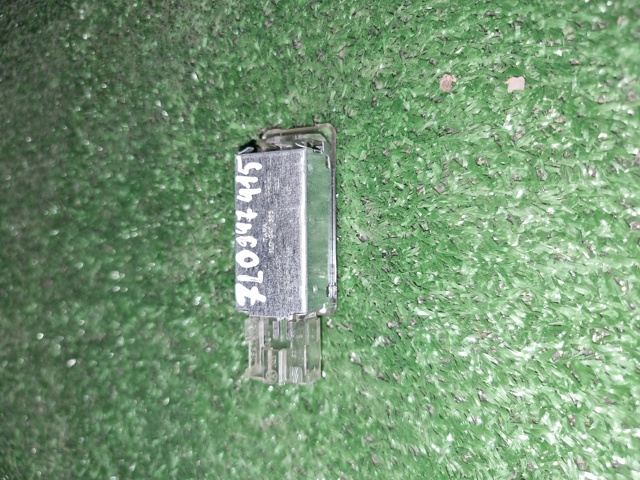Плафон підсвічення бардачка 7L0947415 VAG
