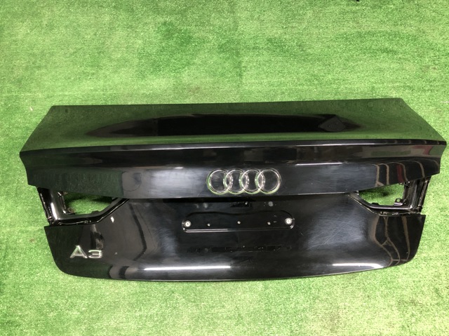 Кришка багажника кузова 8V5827025F VAG