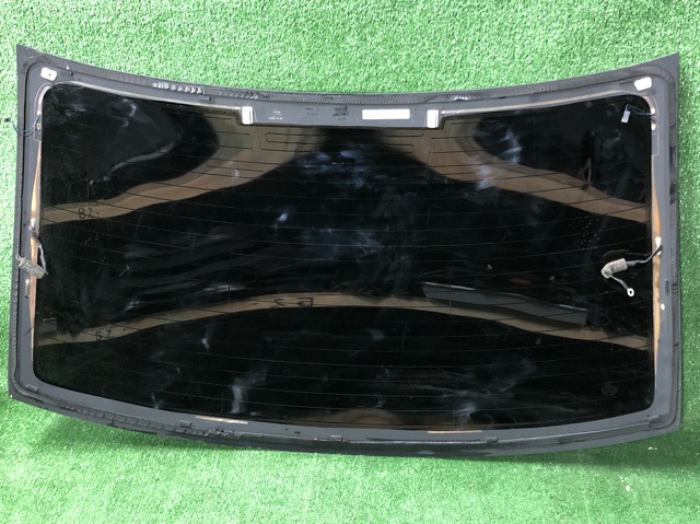 Скло автомобільне заднє 8V5845501E VAG