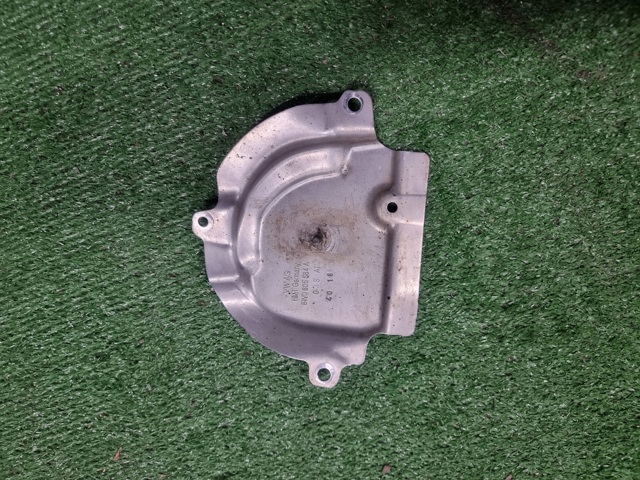 Лючок підкрилка переднього правого 8W0805584A VAG