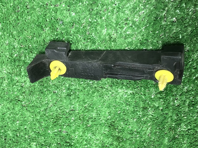 Наповнювач бампера переднього 8W0807251A VAG