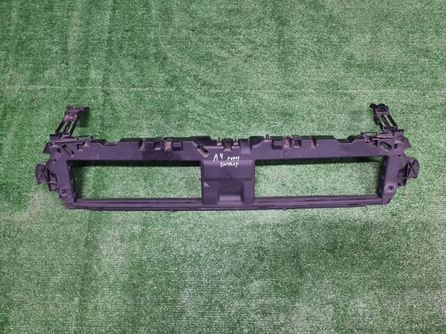 Кронштейн решітки радіатора 8W0807771F VAG