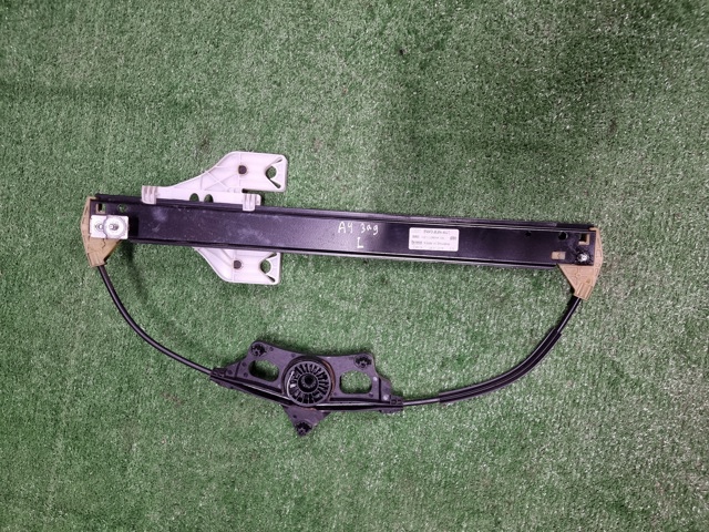 Склопідйомник задніх лівих дверей 8W0839461 VAG
