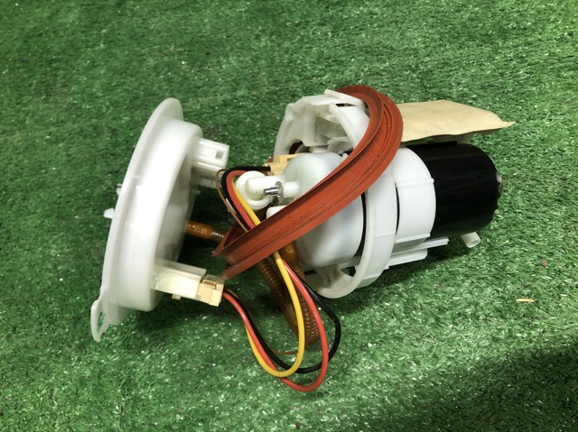Насос занурювальний в баці 8W0919087AA VAG
