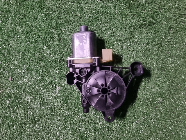 Мотор склопідйомника дверей задніх, правих 8W0959812 VAG