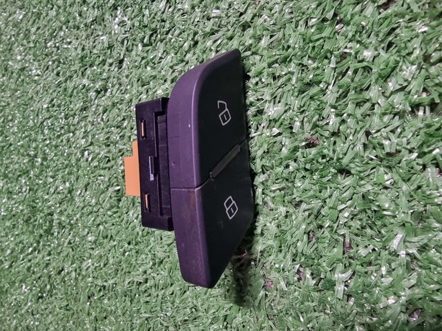 Кнопка центрального замка 8W2962108B VAG
