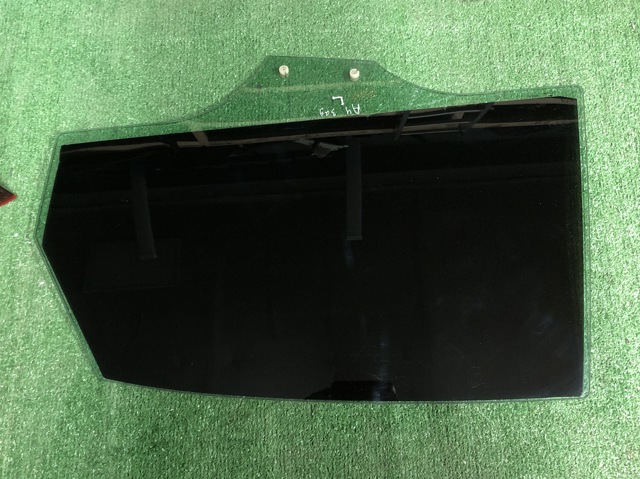 Скло задньої двері лівої 8W5845205 VAG