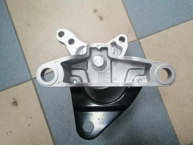 Права подушка двигуна 31277689 VOLVO
