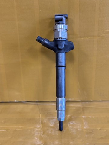 Форсунка паливна 236700R020 TOYOTA