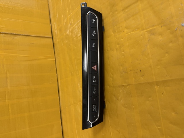 Блок кнопок центральної консолі 4M0925301A VAG