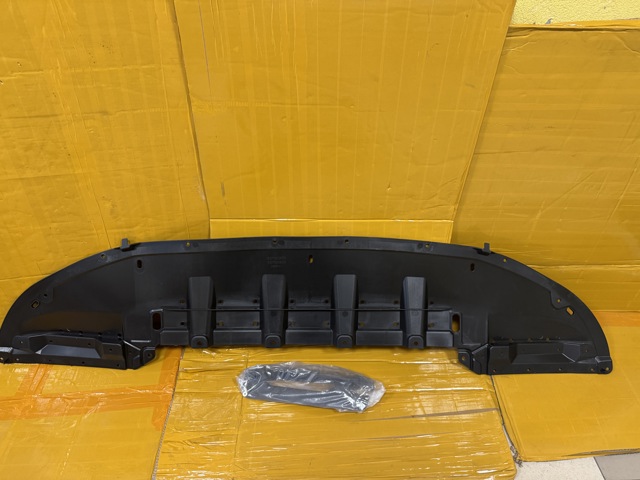 Захист бампера переднього 5370C241 MITSUBISHI