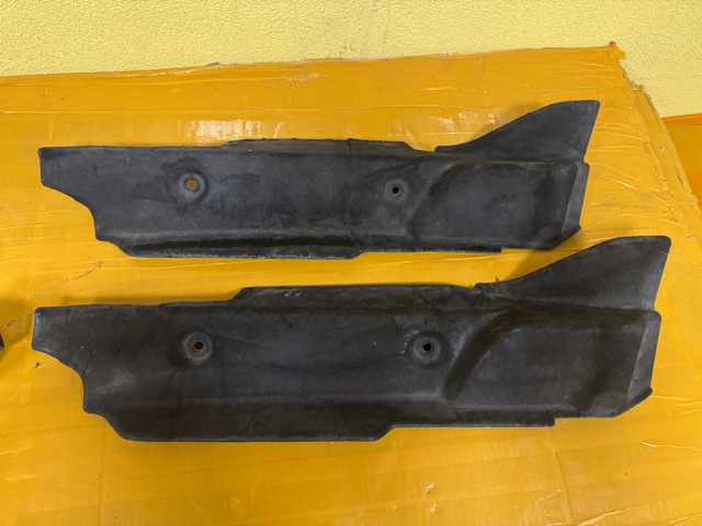 Ущільнювач арки крила 57256SG020 SUBARU