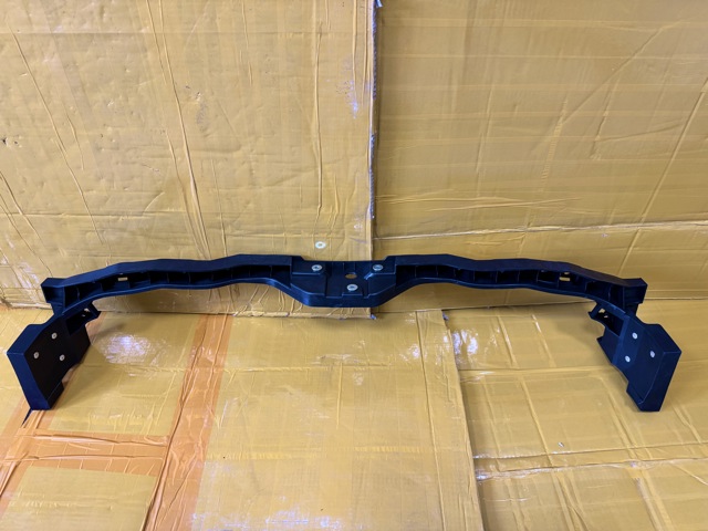 Кріплення бампера переднього 6400J943 MITSUBISHI