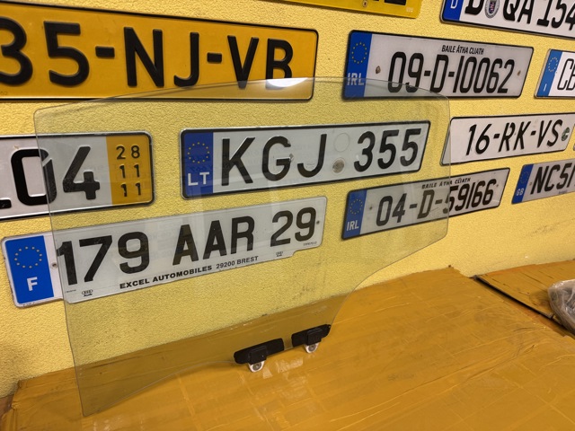 Скло заднє ліве 73450SNAA00 HONDA