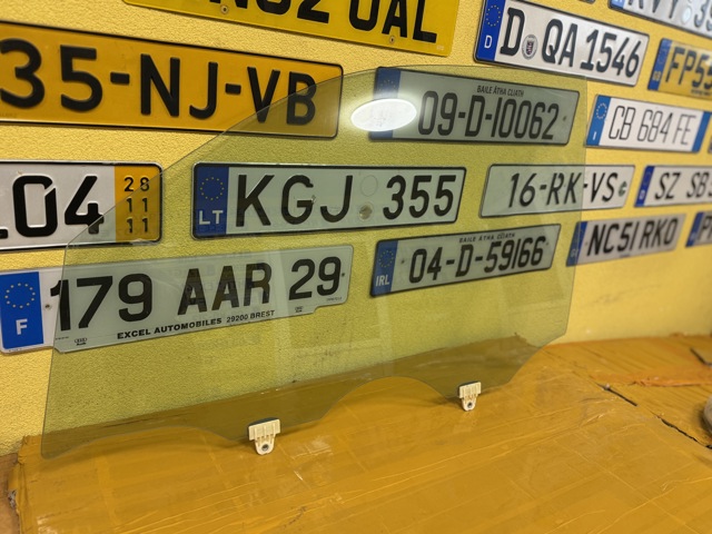 Вікно (передніх дверей) двері 80301JG000 NISSAN