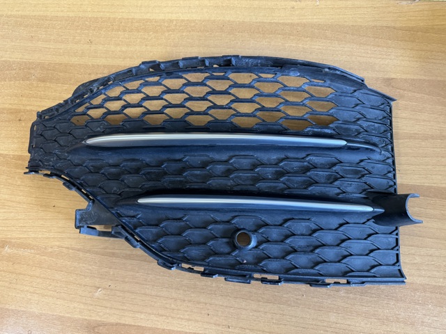 Переднє ікло бампера A1678857403 MERCEDES