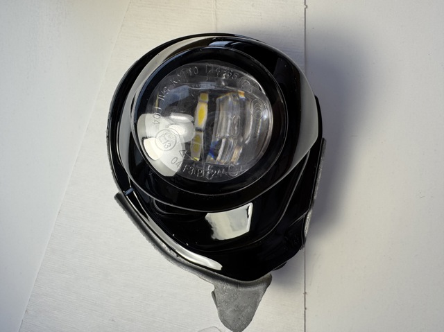 Права протитуманні фари B63B51680 MAZDA