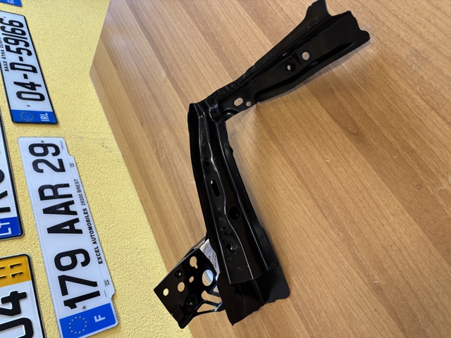 Телевізор правий KD5353140 MAZDA