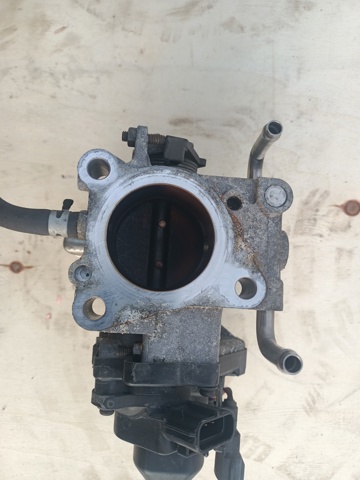 Дросільна заслінка в зборі 2203021020 TOYOTA