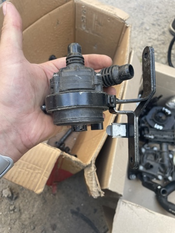 Водяний насос охолодження електро додатковий 11518651287 BMW