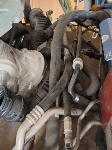 Шланг/патрубок інтеркуллера 13717612096 BMW