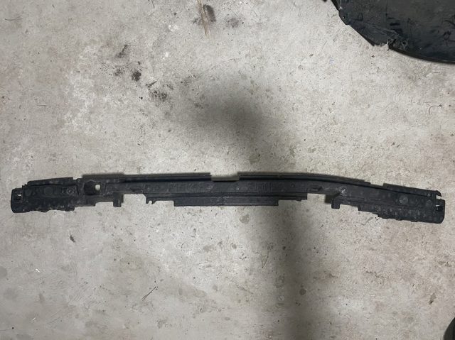 Абсорбер (наповнювач) бампера переднього 51118054010 BMW