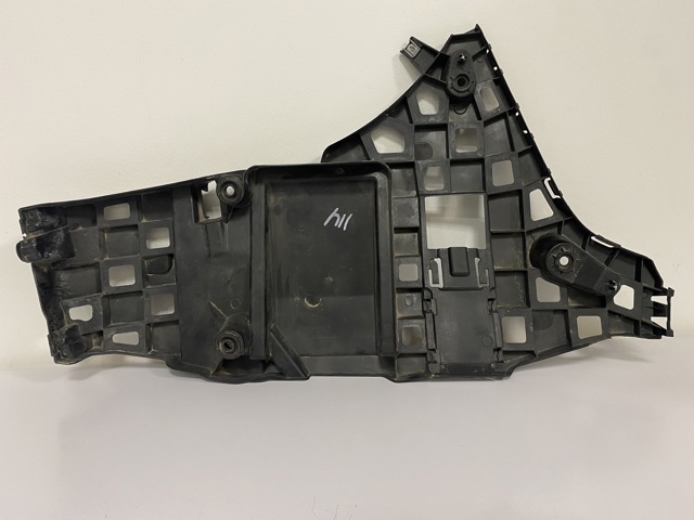 Кронштейн бампера заднього, правий 51127420654 BMW
