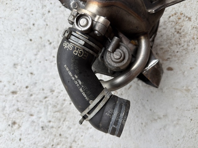 Шланг (патрубок) радіатор EGR, відведення 04L131521AF VAG