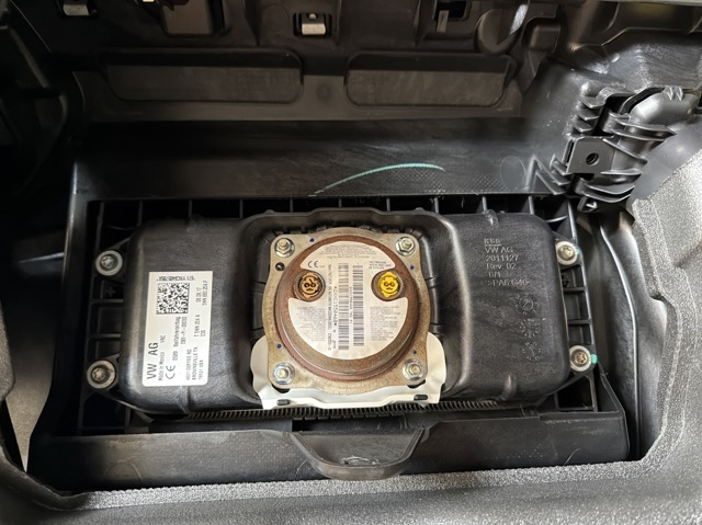 Установка подушки безпеки пасажира 5NN880204F VAG