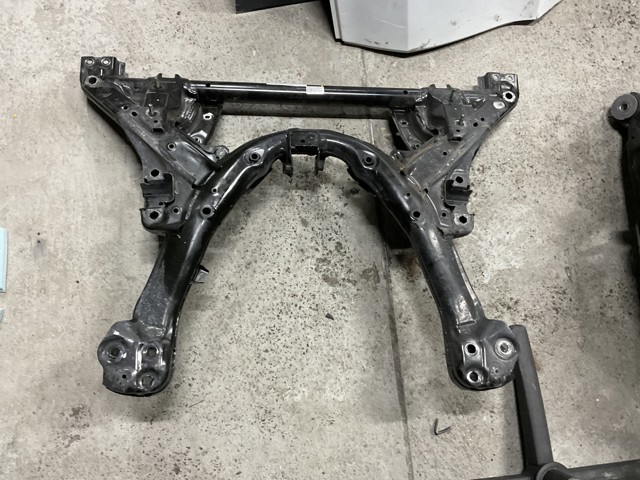 Балка передньої підвіски, підрамник 104453100C TESLA