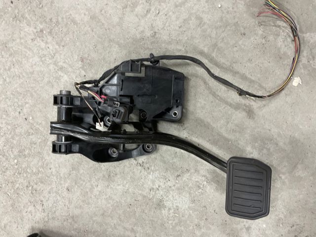 Кронштейн педалей, педальний вузол 104469100D TESLA