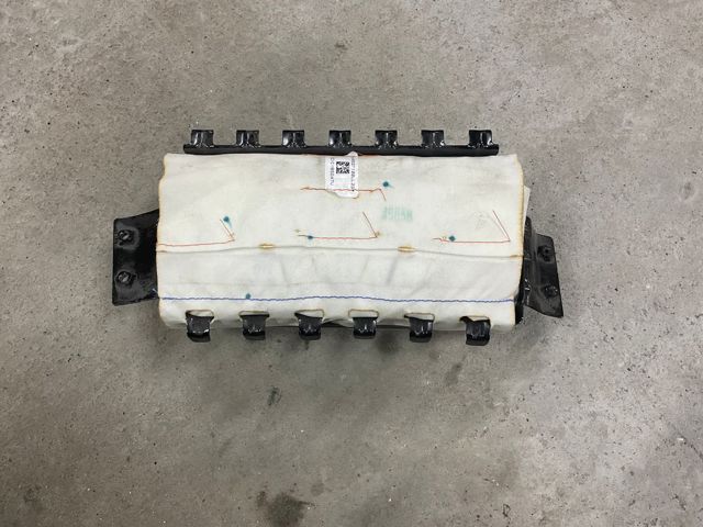 Установка подушки безпеки пасажира 107782300G TESLA
