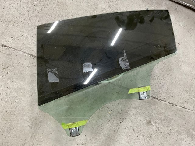 Скло задніх дверей, лівих 107790499C TESLA