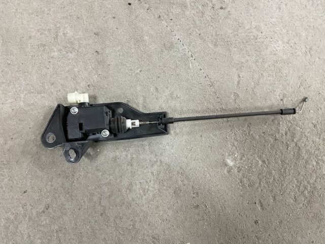 Трос капота з ручкою 109878900D TESLA