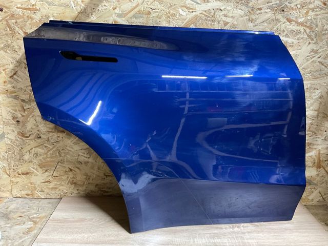 Двері задні, праві Tesla Model Y