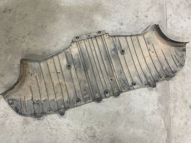 Захист заднього бампера 149400700A TESLA