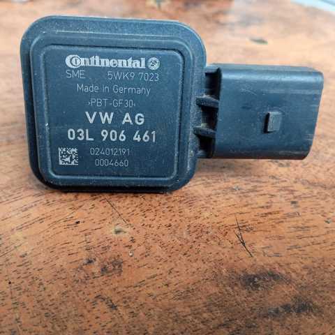 Датчик потоку повітря 03L906461 VAG