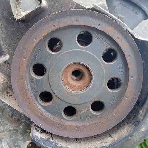 Шестерня розподільчого вала 059109105C VAG
