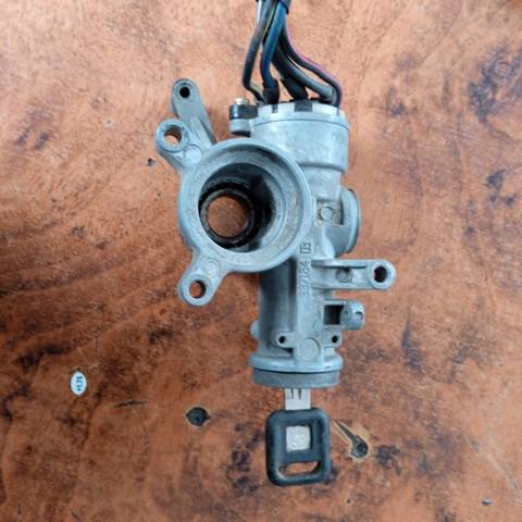 Корпус замка запалювання 337184 OPEL