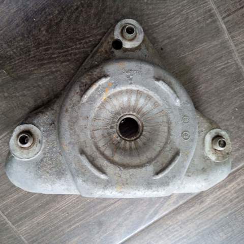 Кріплення переднього амортизатора 4F0412383G VAG