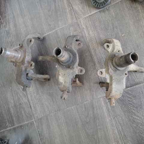 Цапфа поворотна права 94173340 OPEL